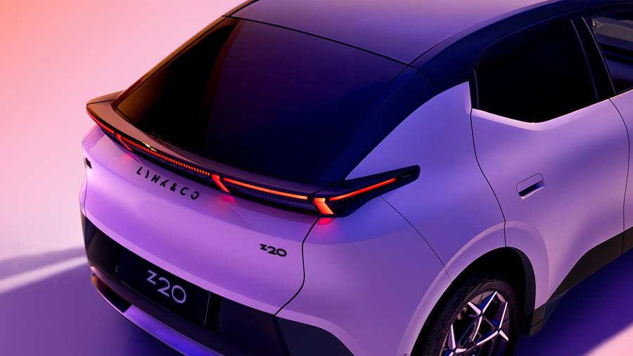 FORVIA HELLA lance un éclairage d'aile arrière