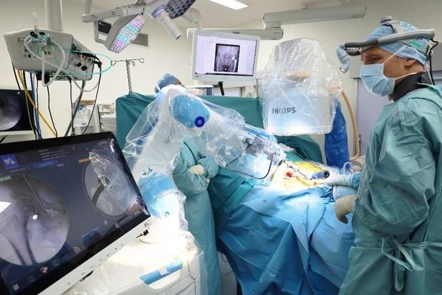 Primeur voor AZ Sint-Lucas Brugge: robotgeassisteerde heupprothese