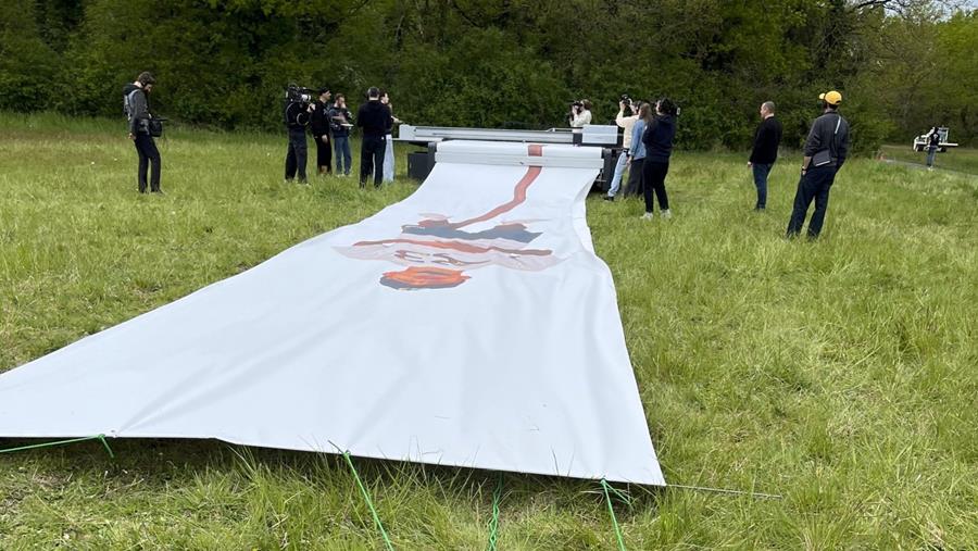 Franse YouTuber stunt met swissQprint Nyala-vlakbedprinter